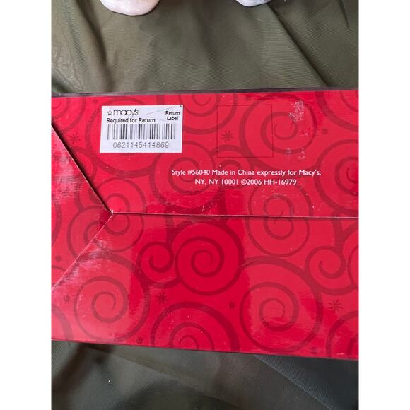 Macy's CIB Home for the Holidays Santa & Gift Bag Salt & Pepper Shakers w/box - Picture 8 of 8